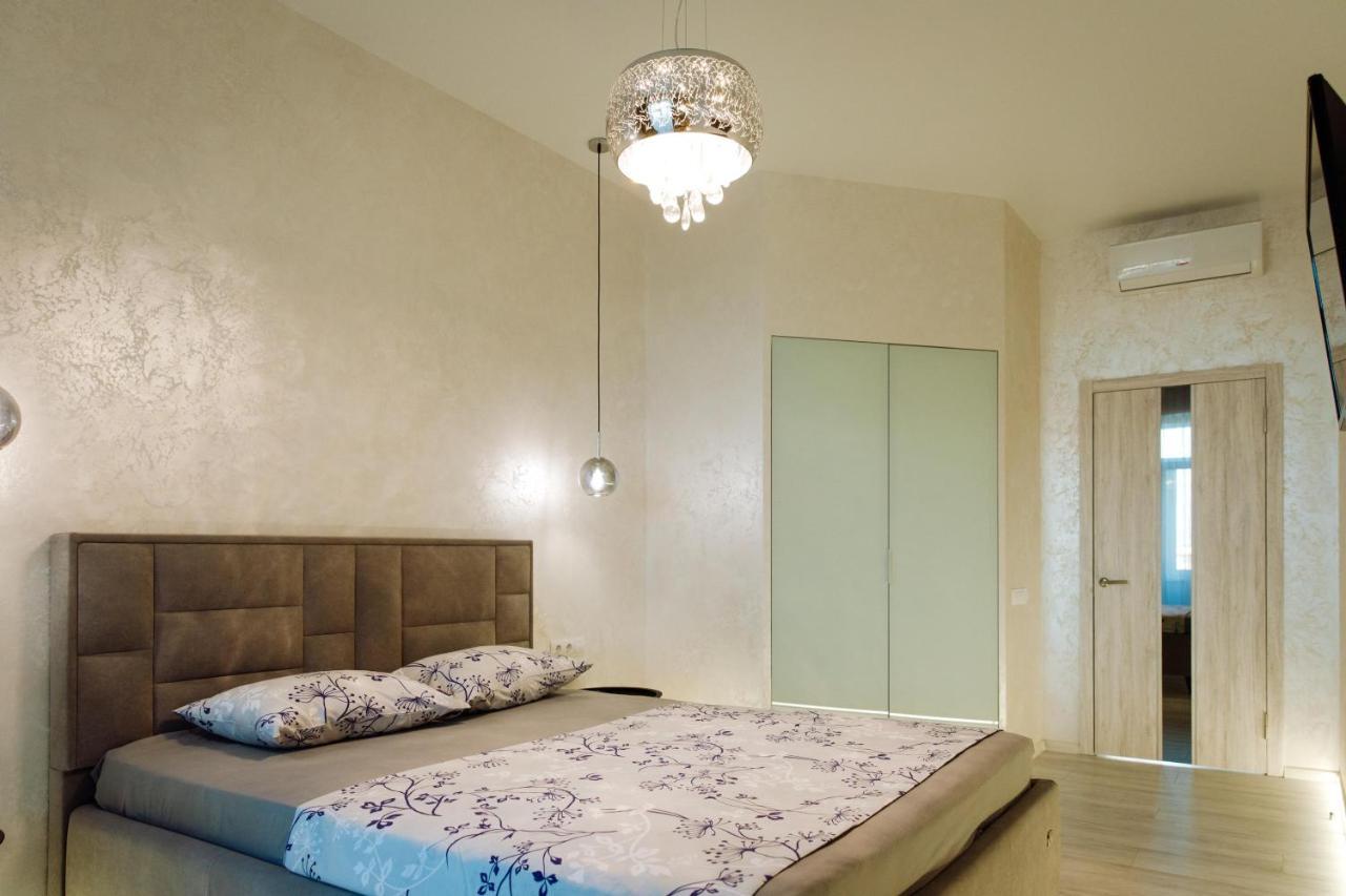 Panorama Luxury Apartment In The House With A Spire, A Historical Building In The City Centre Harkiv Dış mekan fotoğraf